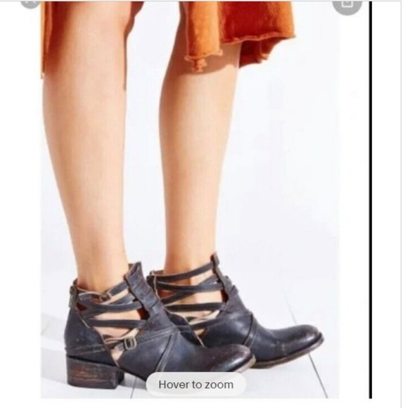 Freebird by Stevens Distressed Stair Ankle boots - Picture 2 of 13